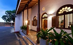 A 03 Bedroom Villa In Galle Fort With Roof Terrace & Pool