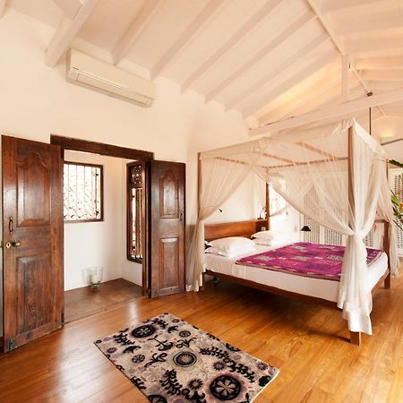 A 03 Bedroom Villa In Galle Fort With Roof Terrace & Pool Exterior foto