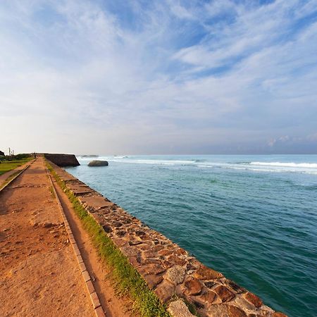 A 03 Bedroom Villa In Galle Fort With Roof Terrace & Pool Exterior foto