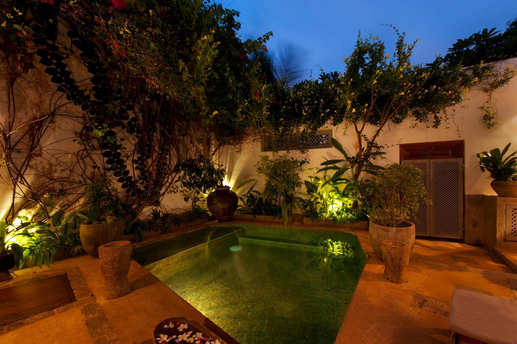 A 03 Bedroom Villa In Galle Fort With Roof Terrace & Pool Exterior foto