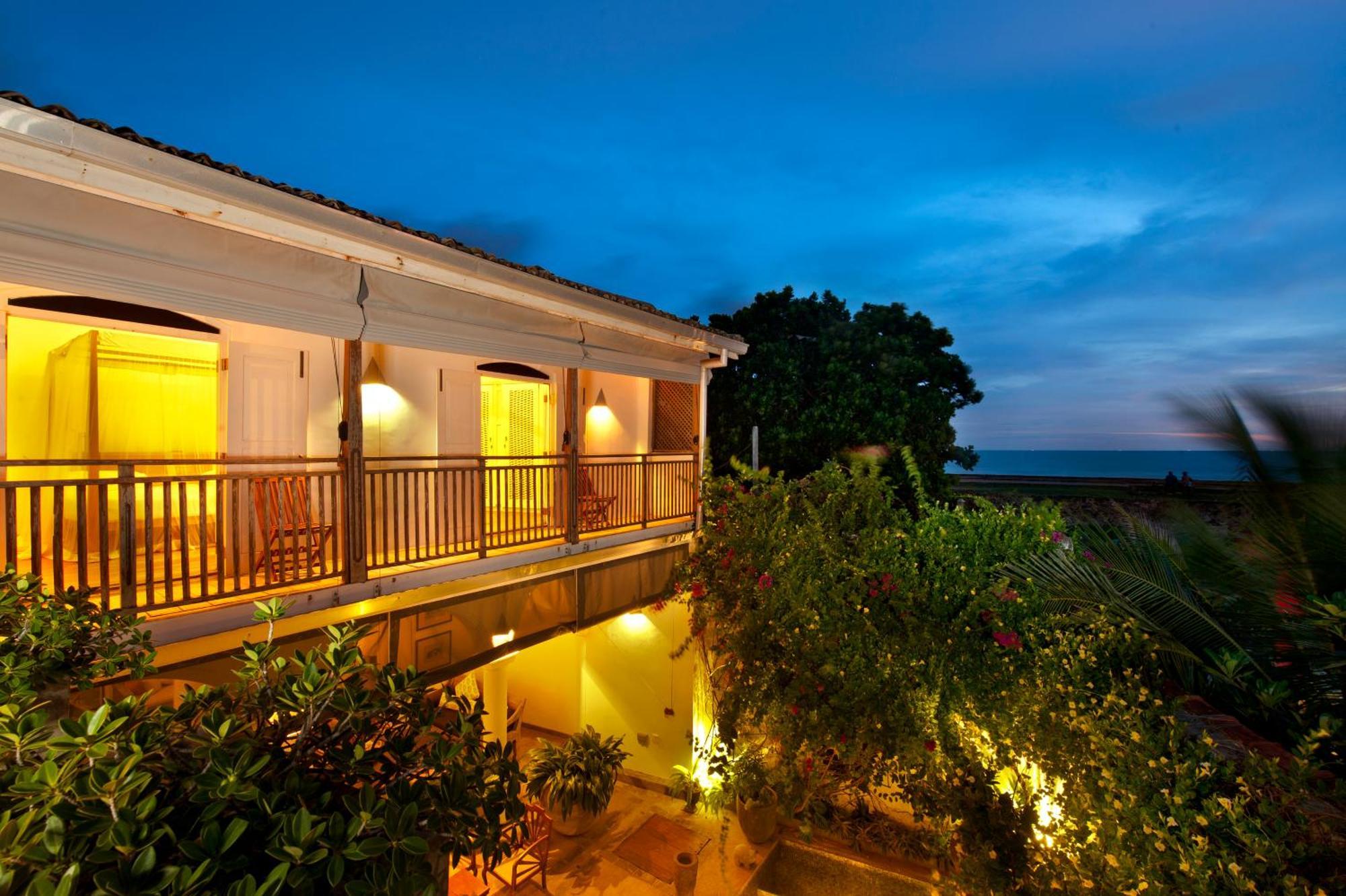 A 03 Bedroom Villa In Galle Fort With Roof Terrace & Pool Exterior foto