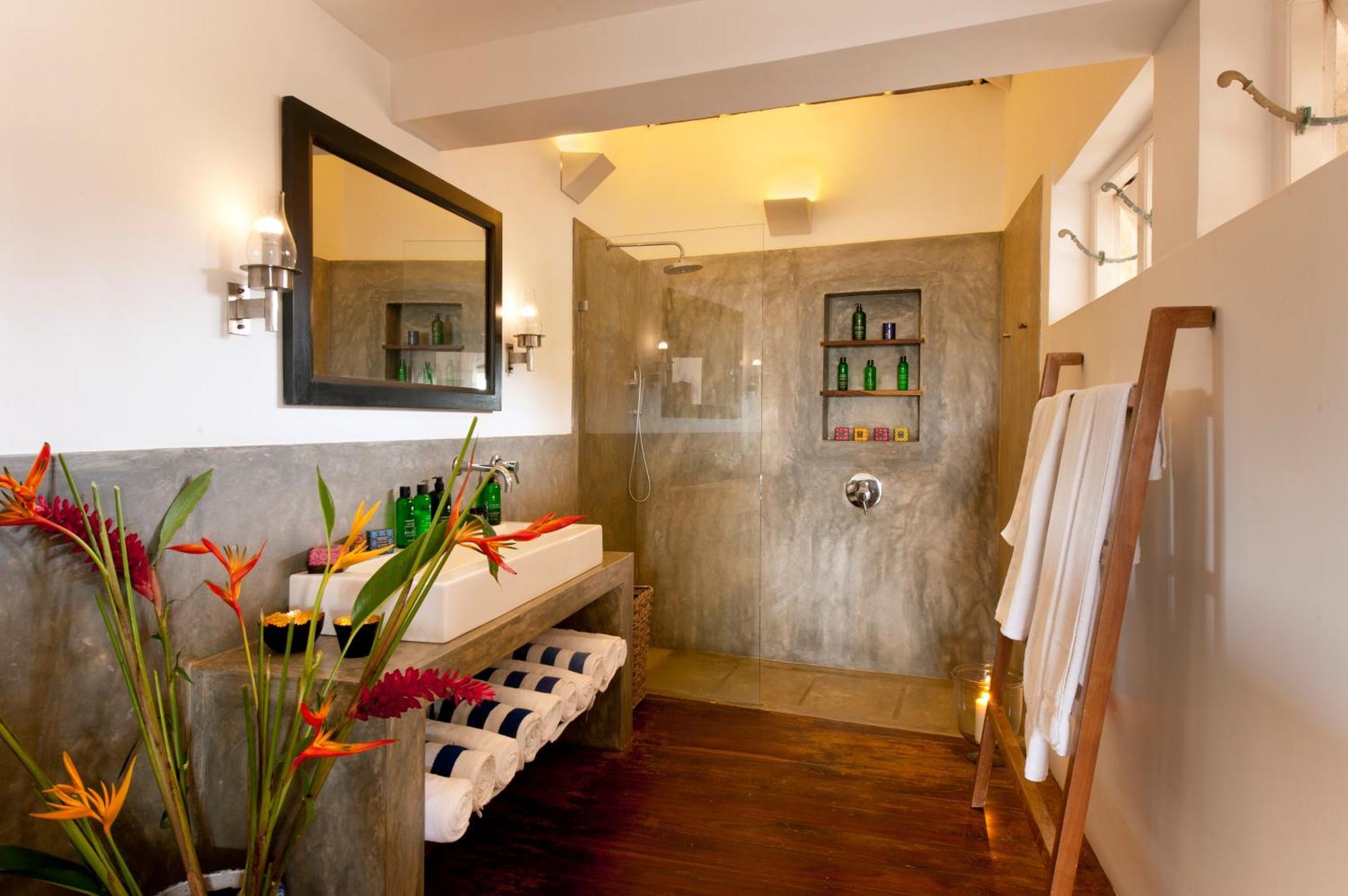 A 03 Bedroom Villa In Galle Fort With Roof Terrace & Pool Exterior foto