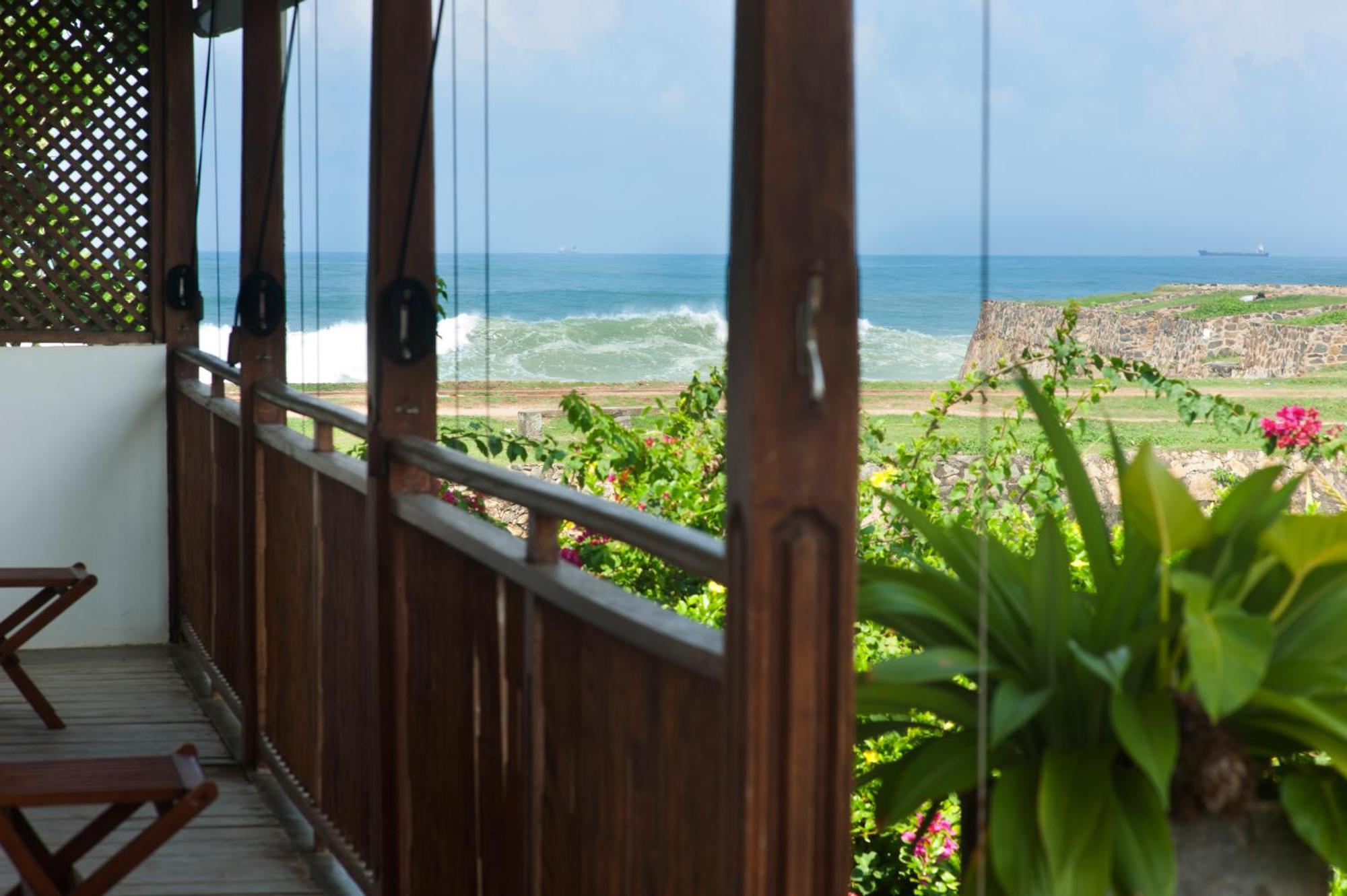 A 03 Bedroom Villa In Galle Fort With Roof Terrace & Pool Exterior foto